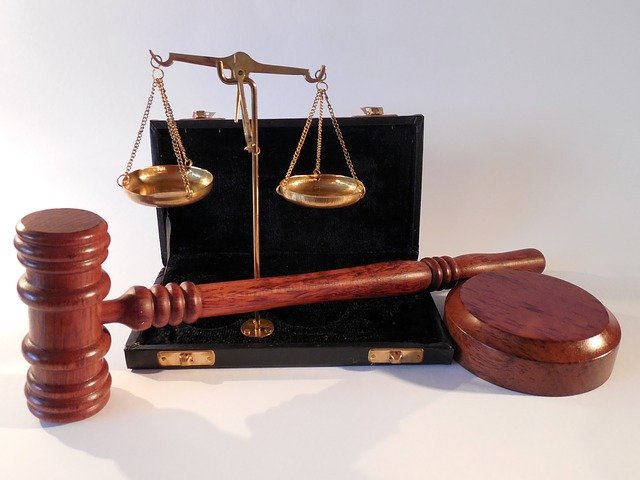 W czym potrafi nam wesprzeć radca prawny? W jakich rozprawach i w jakich kompetencjach prawa pomoże nam radca prawny?